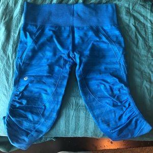 Lulu lemon in the flow crops size 10